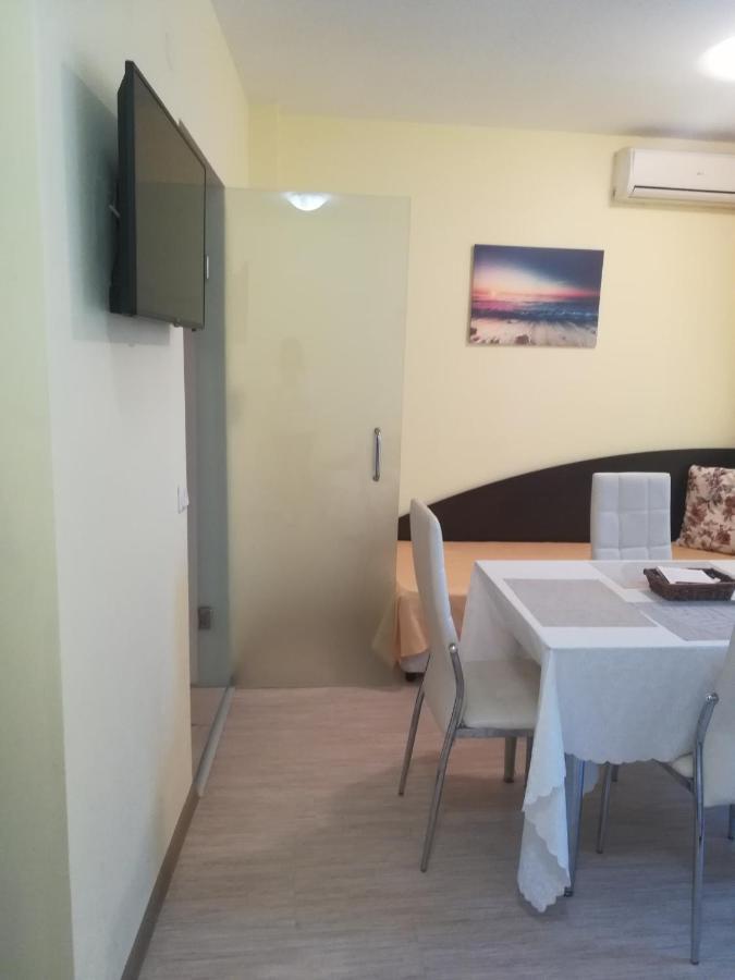 Apartments Victoria คราเนโว ภายนอก รูปภาพ